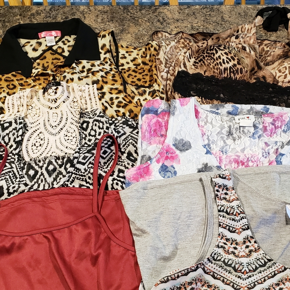 Bundle Juniors Tops size Large